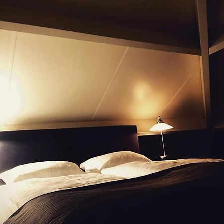 Bed And Breakfast De Biesbosch - In 'T Riet Drimmelen Εξωτερικό φωτογραφία